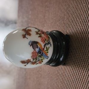 Beautiful Vintage White Milk Glass Egg Avon Fragrance Perfume / Cream Bottle